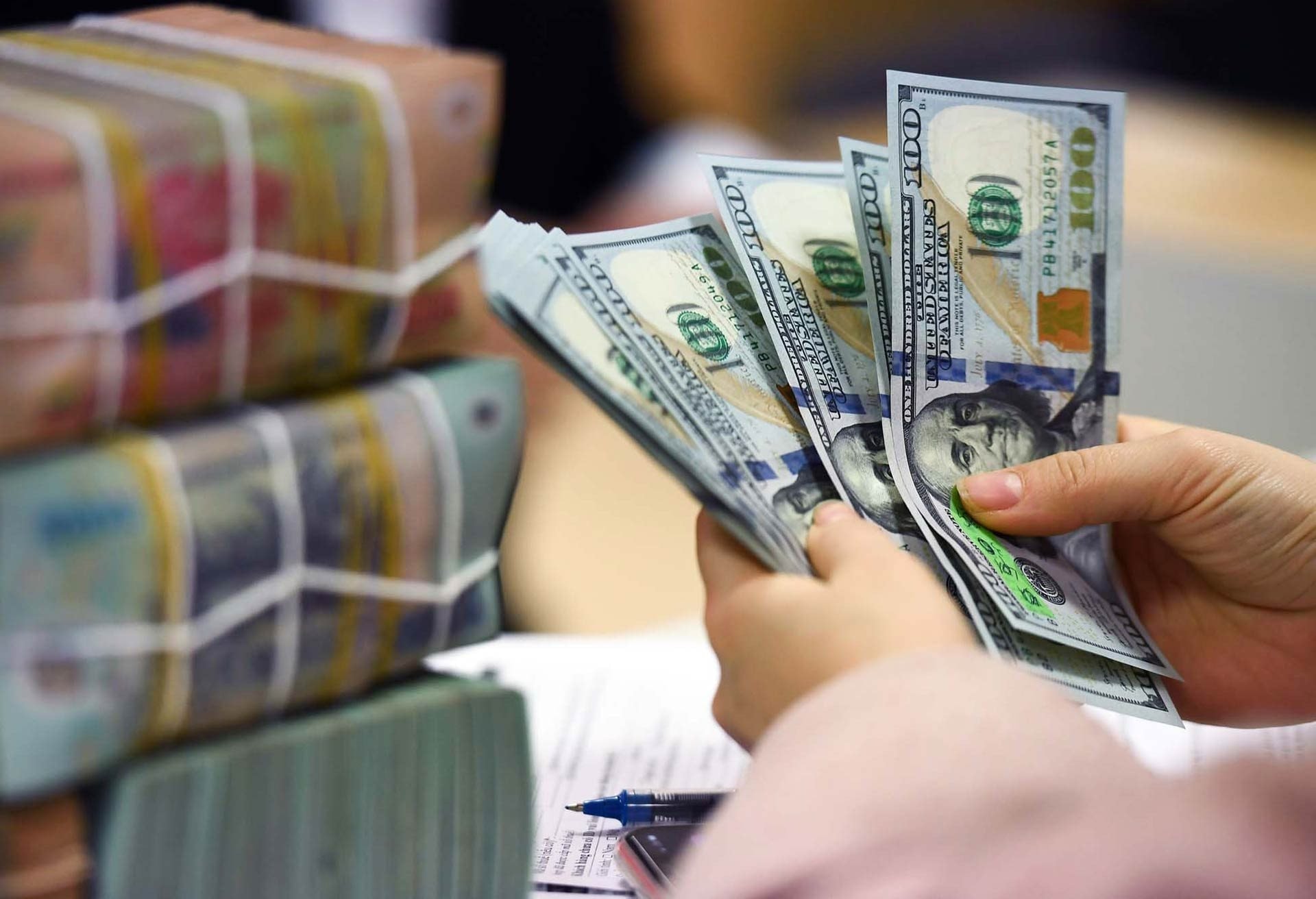 Tỷ giá USD hôm nay 8/12/2025: Giảm nhẹ đầu tuần