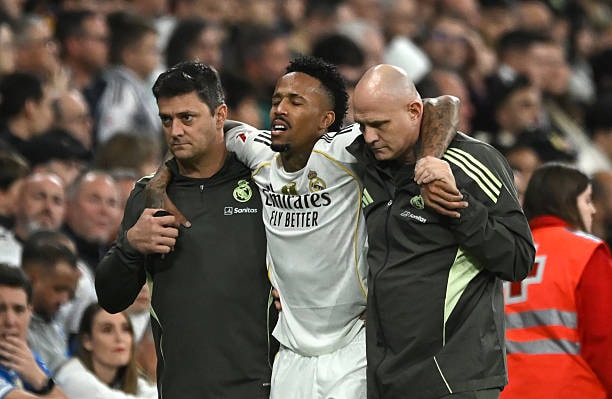 Eder Militao một lần nữa phải gia nhập danh sách các cầu thủ chấn thương của Real Madrid.