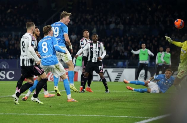 Hojlund nâng tỷ số lên 2-1 cho Napoli.