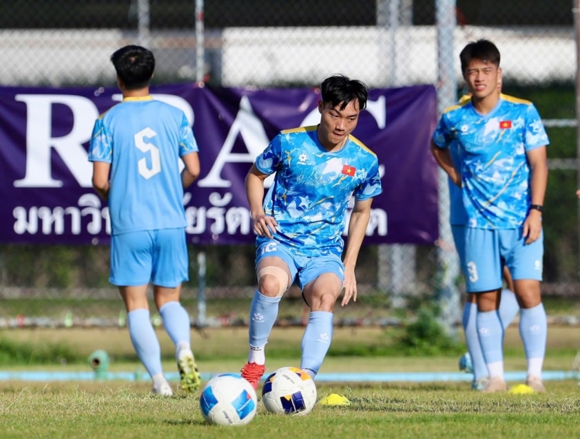 Xuân Bắc đã có thể tập luyện cùng U22 Việt Nam sau chấn thương ở trận gặp Lào (Ảnh: VFF)