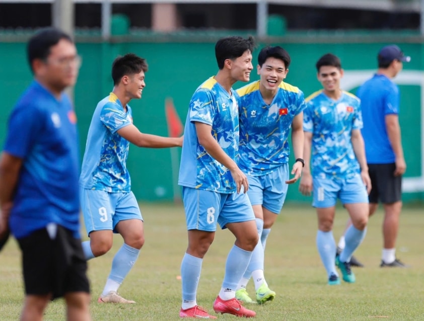 Đội tuyển U22 Việt Nam trong một buổi tập luyện