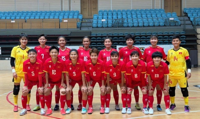 Tuyển futsal Việt Nam trong trận giao hữu với Trung Quốc.
