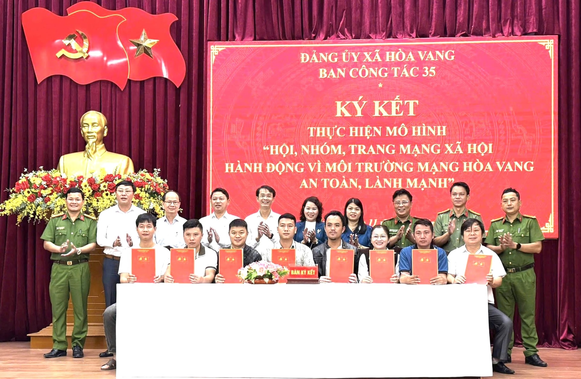 11-12hoavang.jpg