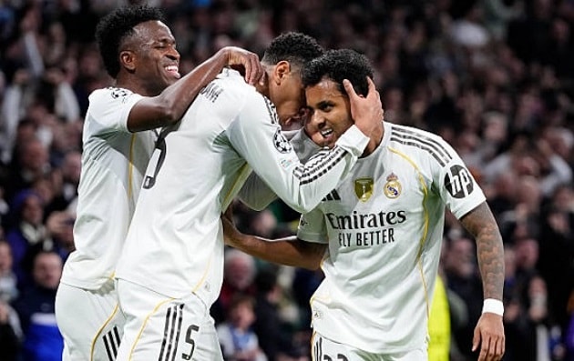 Rodrygo đền đáp niềm tin của Alonso bằng một bàn thắng.