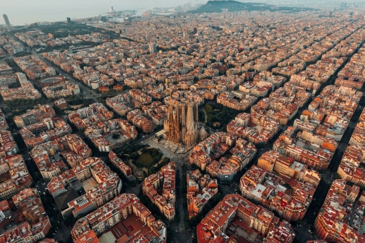 Kiến trúc độc đáo của Barcelona, thành phố kết hợp hài hòa giữa biển và di sản.