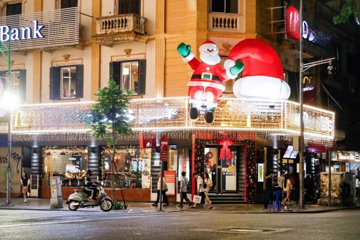 Hà Nội như 'bản hòa tấu ánh sáng' dịp Giáng sinh - 2