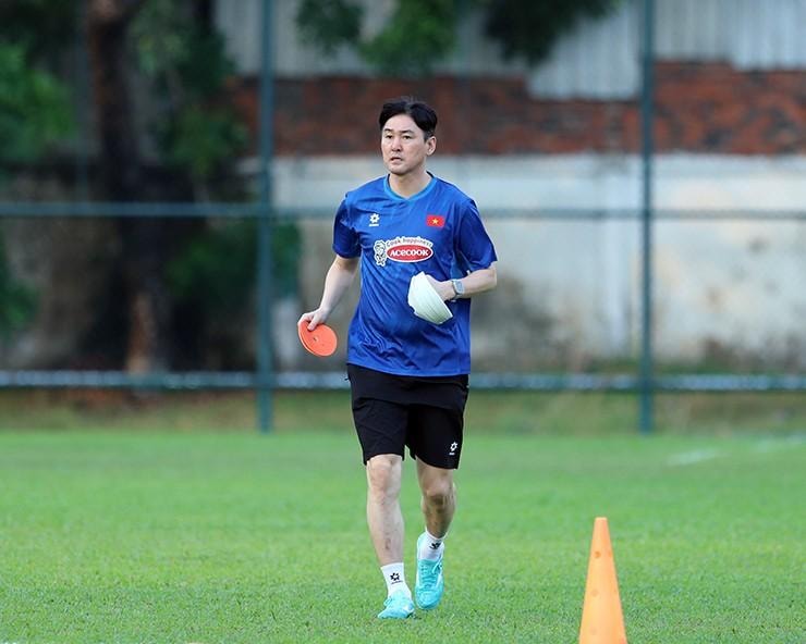 Trợ lý Lee Jung Soo sẽ không được làm nhiệm vụ ở trận bán kết SEA Games 33