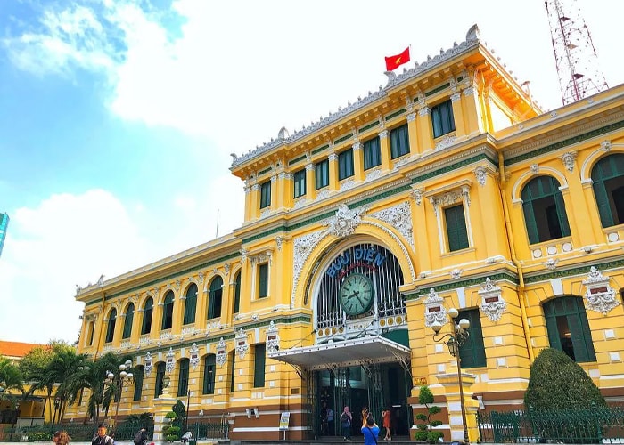 Kiến trúc cổ kính của Bưu điện Trung tâm Sài Gòn