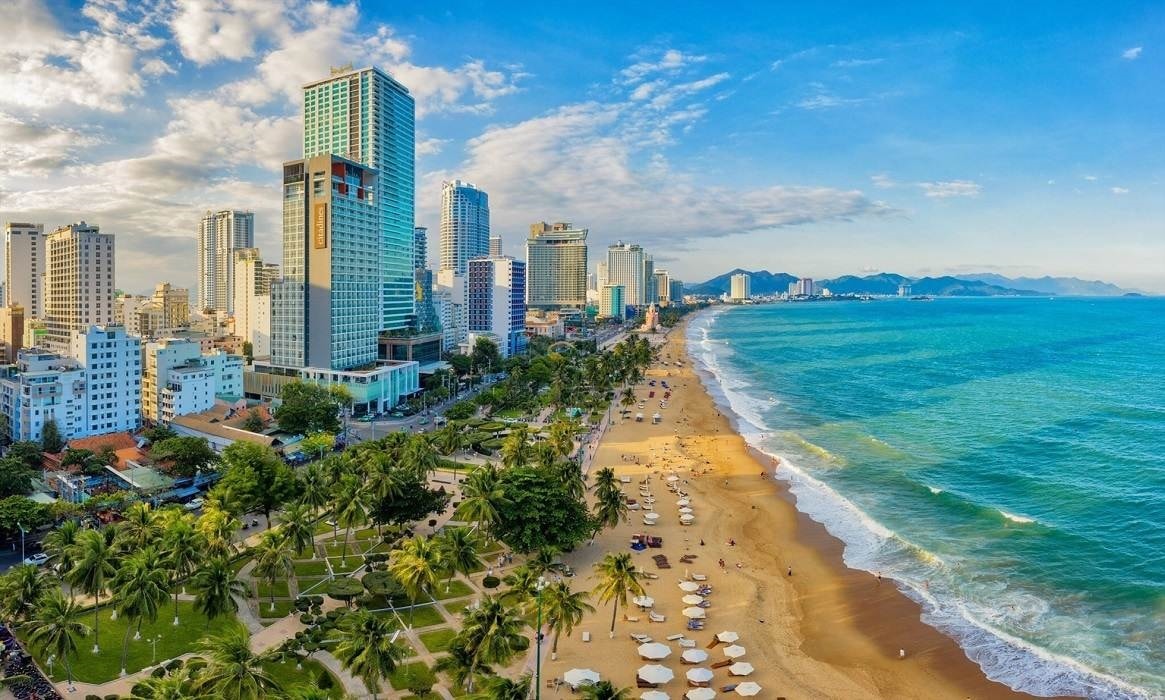 Bãi biển trong xanh tại Nha Trang