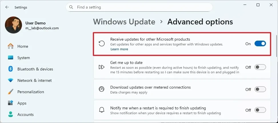 Tùy chọn nhận bản cập nhật cho các sản phẩm Microsoft khác trong cài đặt Windows Update.