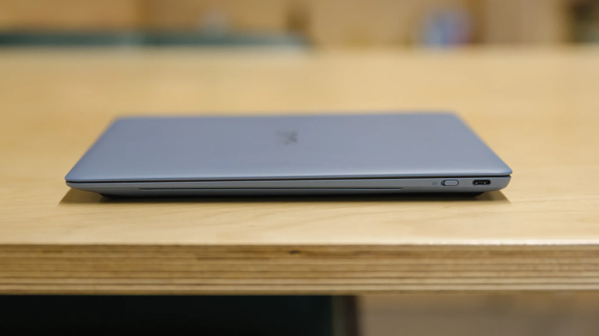 Hệ thống loa được bố trí hai bên bàn phím của MateBook X Pro