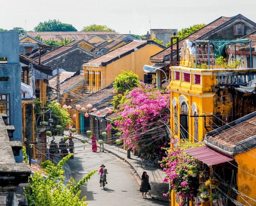 Phố cổ Hội An rực rỡ với đèn lồng vào buổi tối
