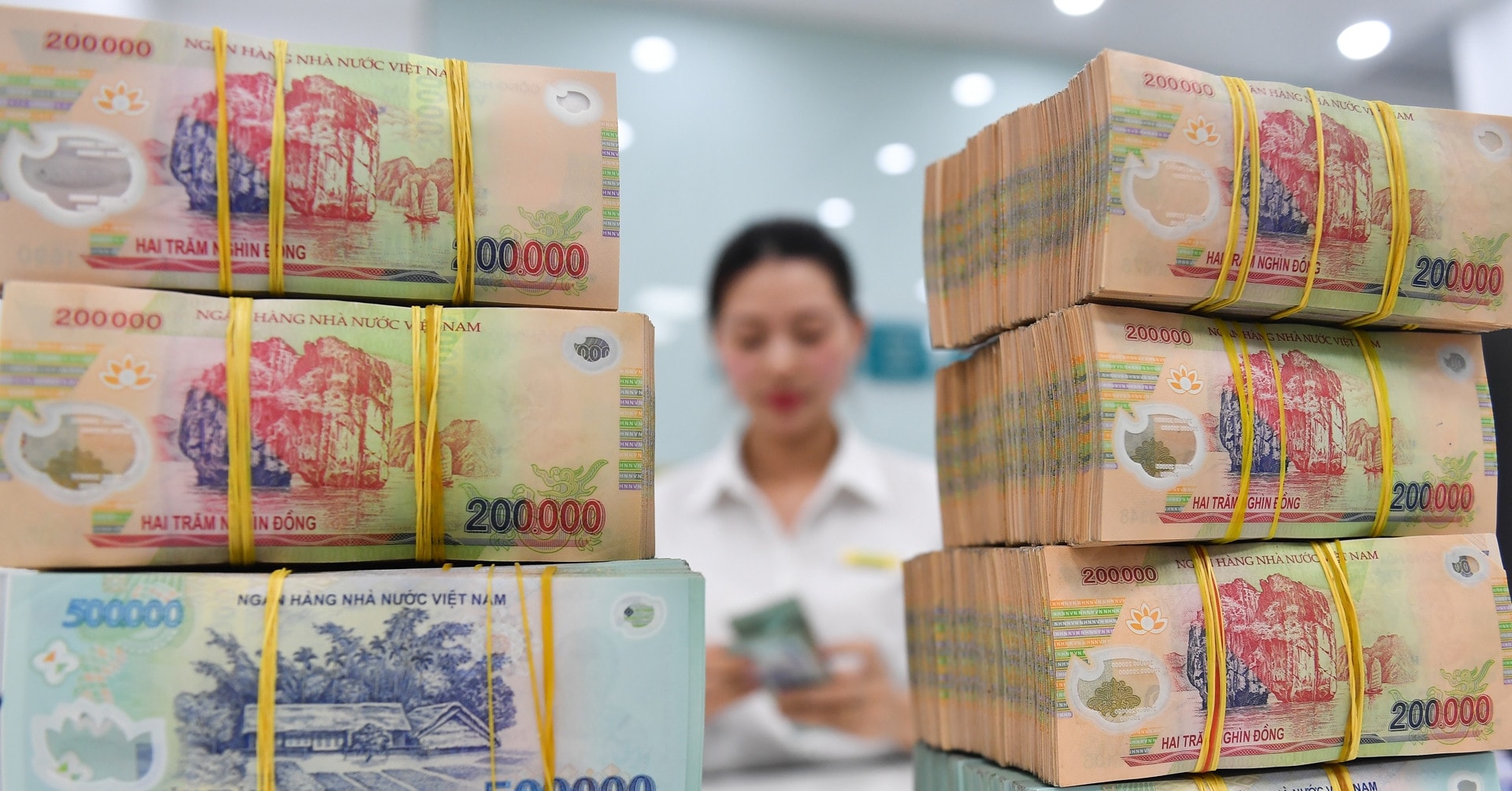 Lãi suất ngân hàng tiếp tục xu hướng tăng trong tháng 12.
