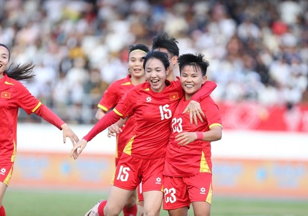 Nữ Việt Nam thống trị bóng đá Đông Nam Á.
