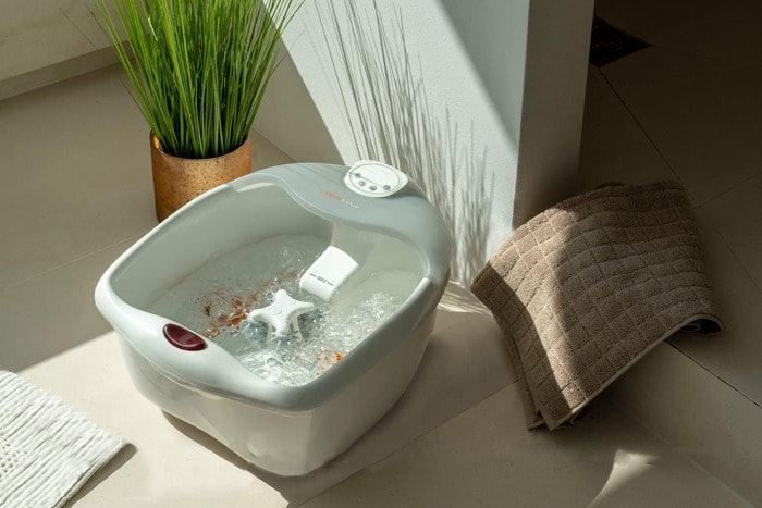 Bồn ngâm chân giúp cô giáo thư giãn sau những giờ dạy học.
