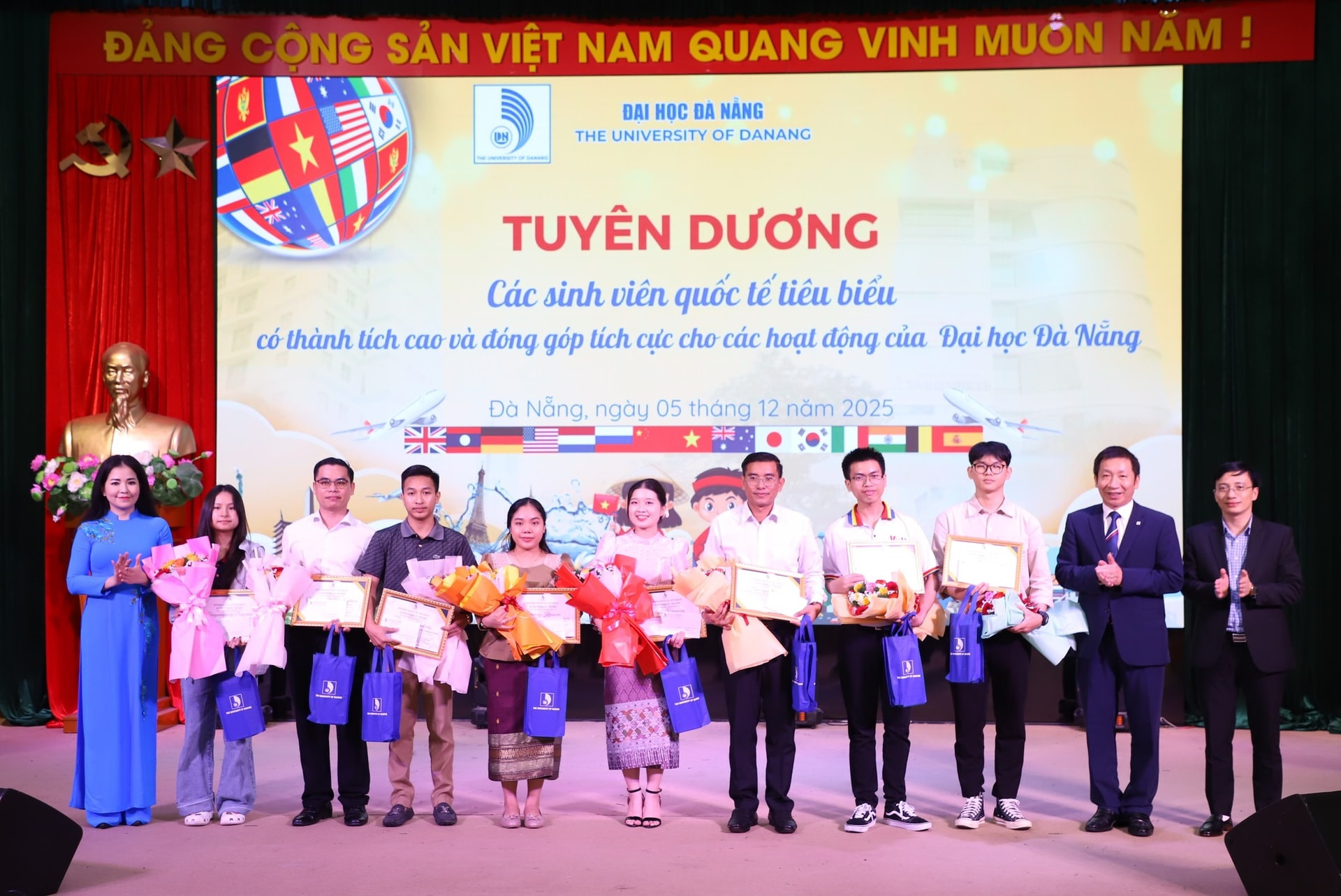16-12-sv-quoc-te-1(1).jpg