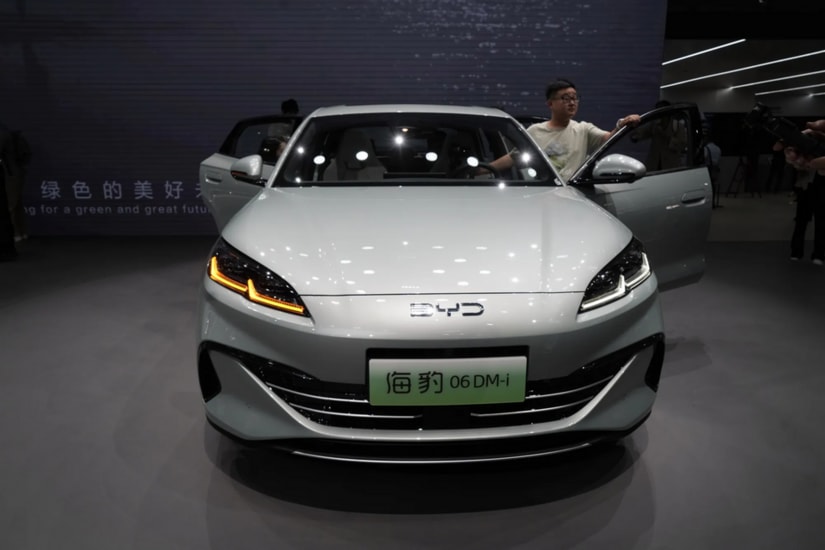 Một mẫu xe điện Trung Quốc tại triển lãm.