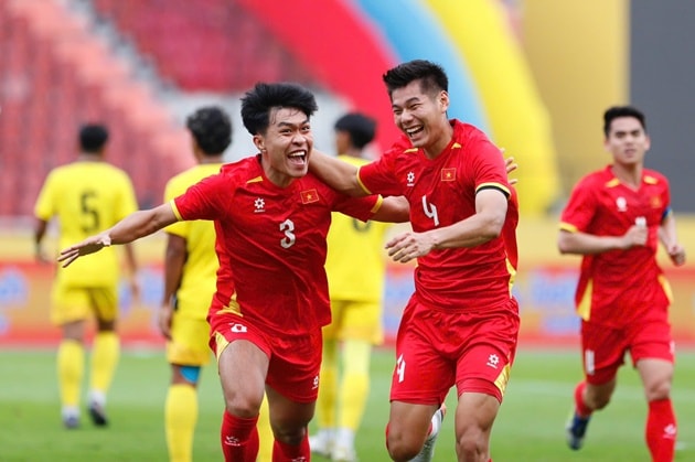 Bóng đá Việt Nam nhận cú hích tinh thần trước 2 trận chung kết nam và nữ tại SEA Games 33.