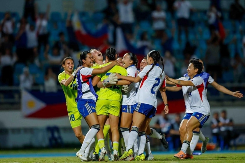 Tuyển nữ Philippines ăn mừng chức vô địch SEA Games lịch sử