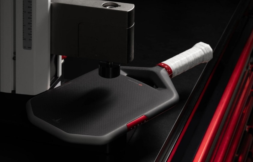 Cận cảnh cấu trúc lõi bọt đặc PureFoam của vợt Selkirk Tesla Plaid