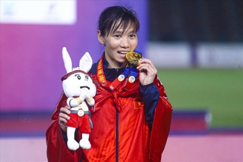 Thùy Trang giành HCV SEA Games cả sân futsal lẫn sân 11