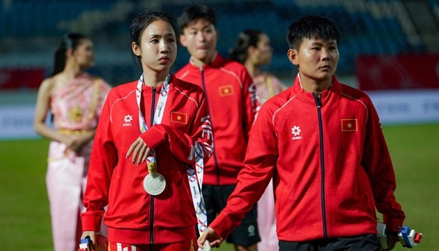Tuyển nữ Việt Nam thất thần khi mất HCV SEA Games 33.