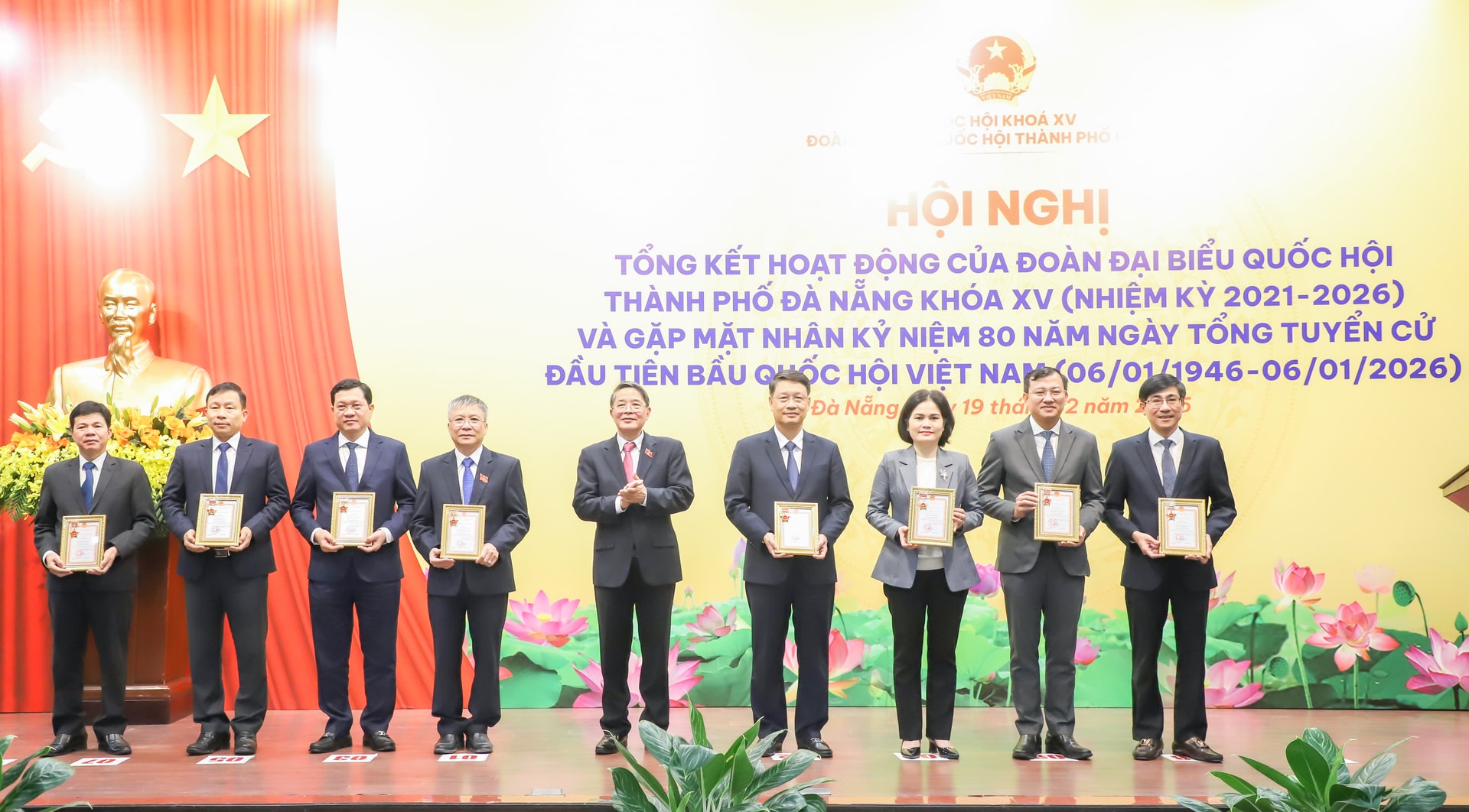 19 KY NIEM CHUONG