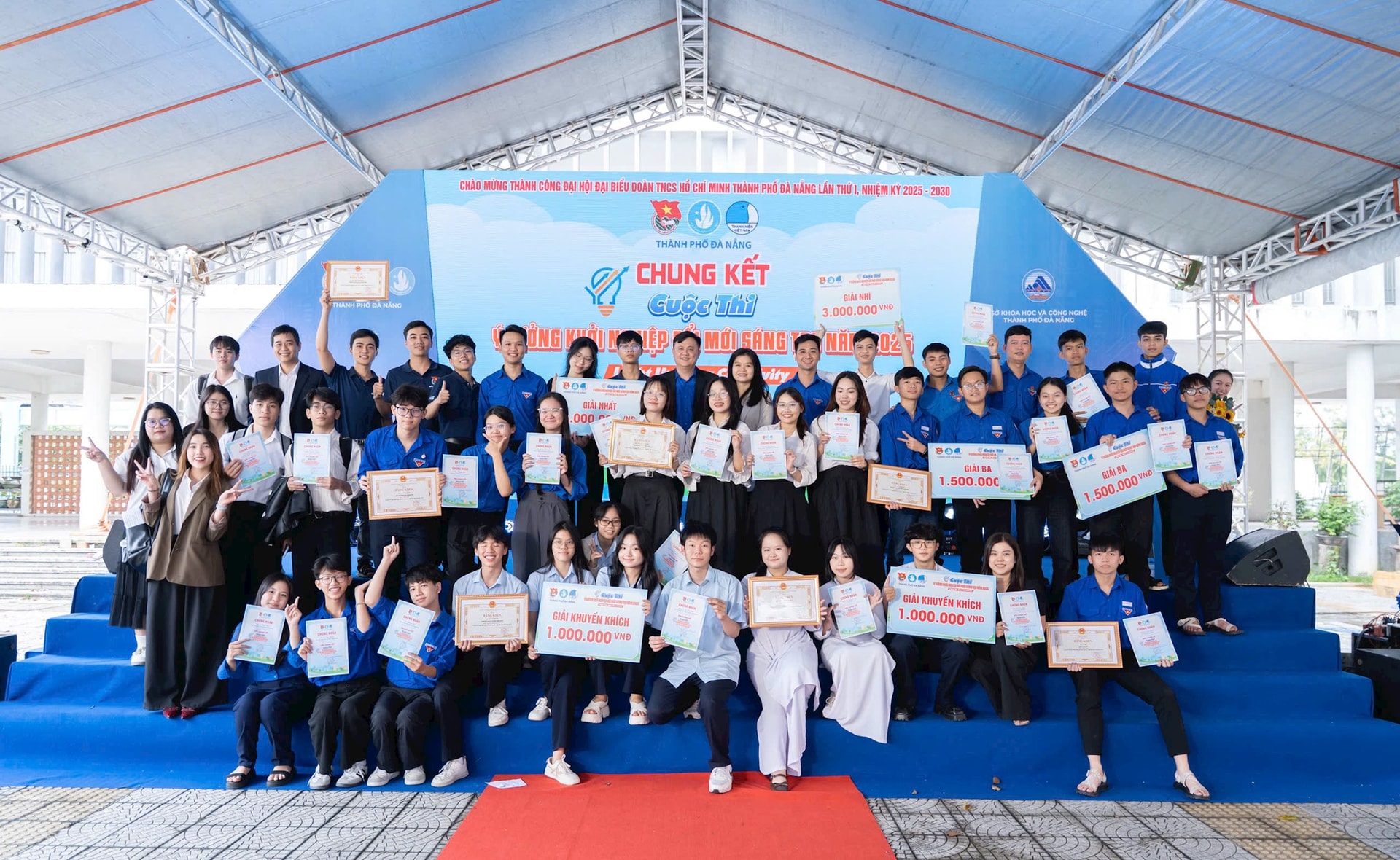 ហ៊ុង - ចលនាយុវជនច្នៃប្រឌិត