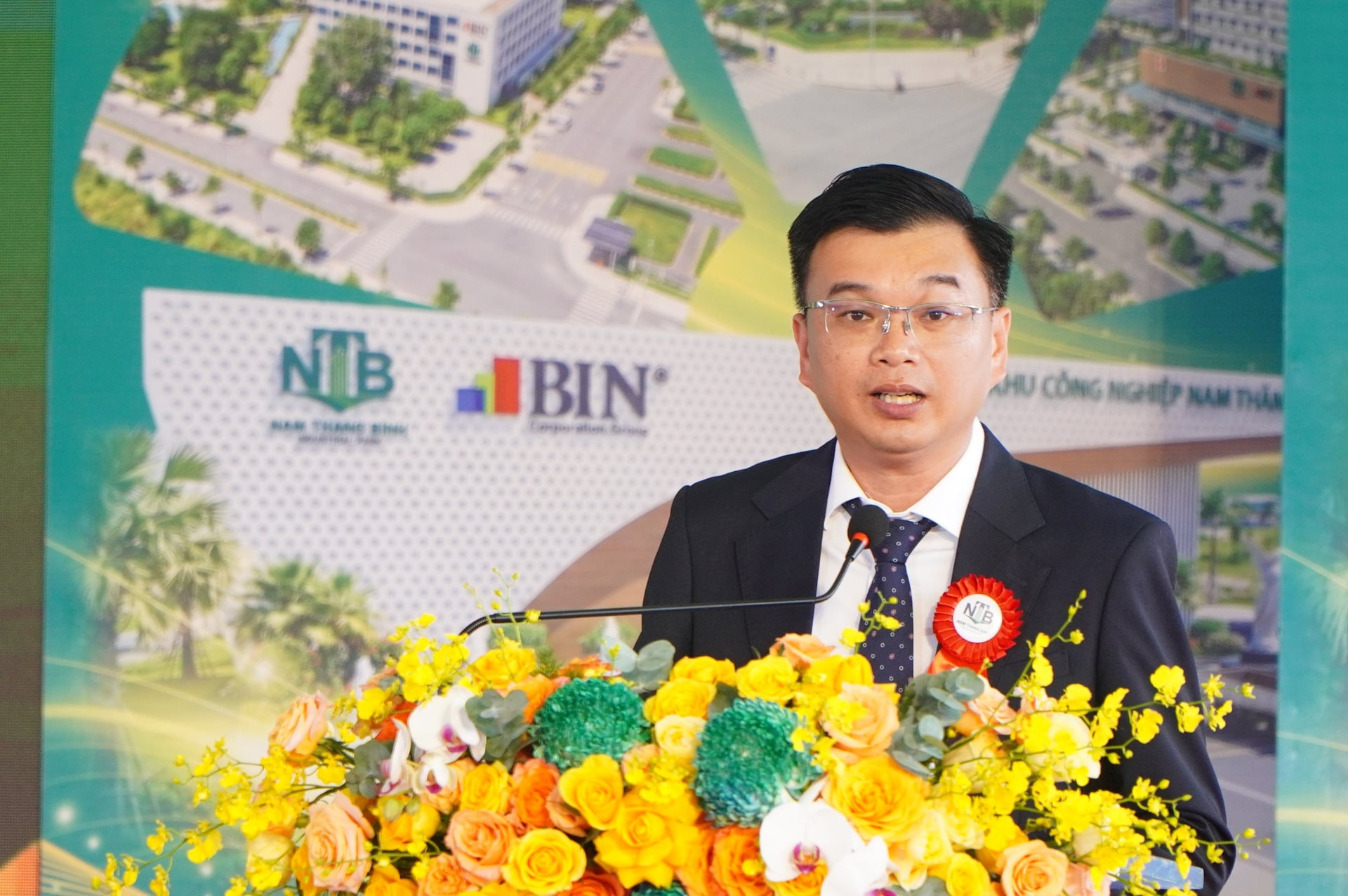 Mr. Le Hung Anh, Chairman of BIN Corporation Group, delivered a speech at the groundbreaking ceremony. Photo: VINH ANH