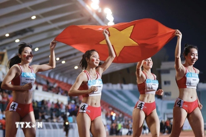 ttxvn-sea-games-33-doi-tuyen-dien-kinh-gianh-4-hcv-trong-ngay-chia-tay-1612.jpg