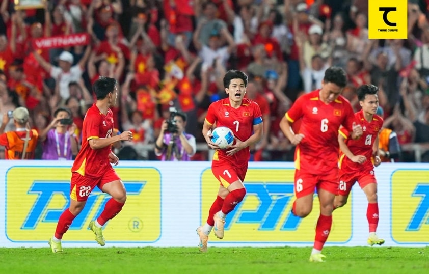 Đình Bắc ăn mừng bàn thắng quan trọng cho U22 Việt Nam