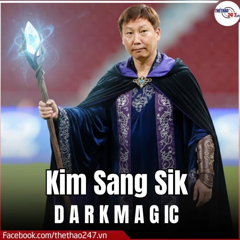 HLV Kim Sang Sik đang rất thành công dù lối đá chưa được định hình cụ thể