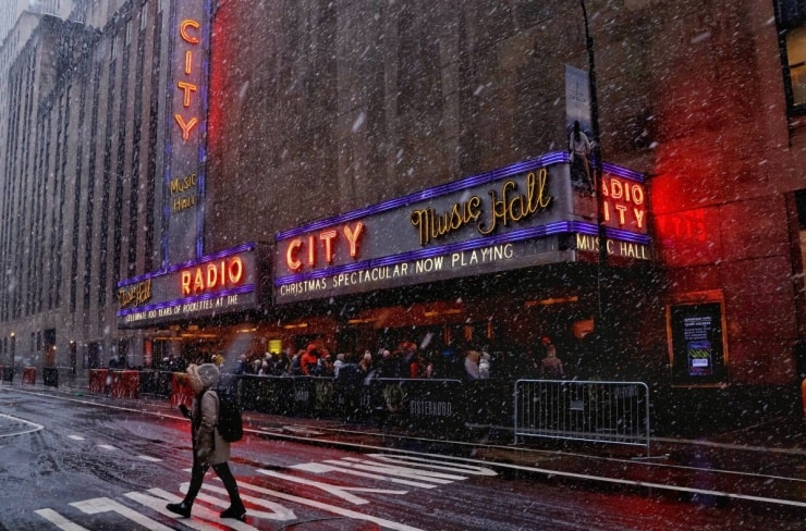 Công tác dọn tuyết trên đường phố New York