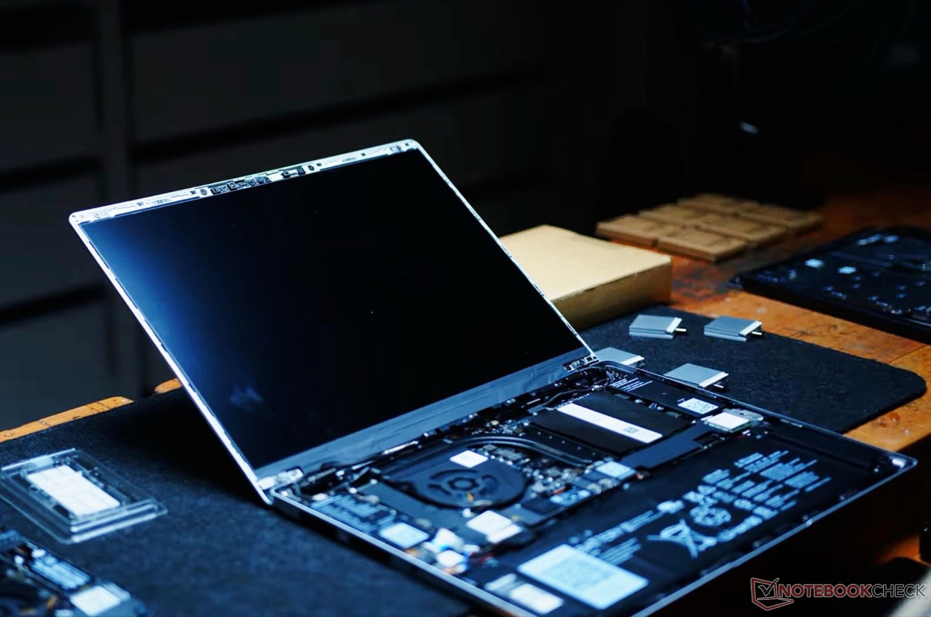 Laptop Framework với chi phí cao hơn đáng kể sau hai lần tăng giá.