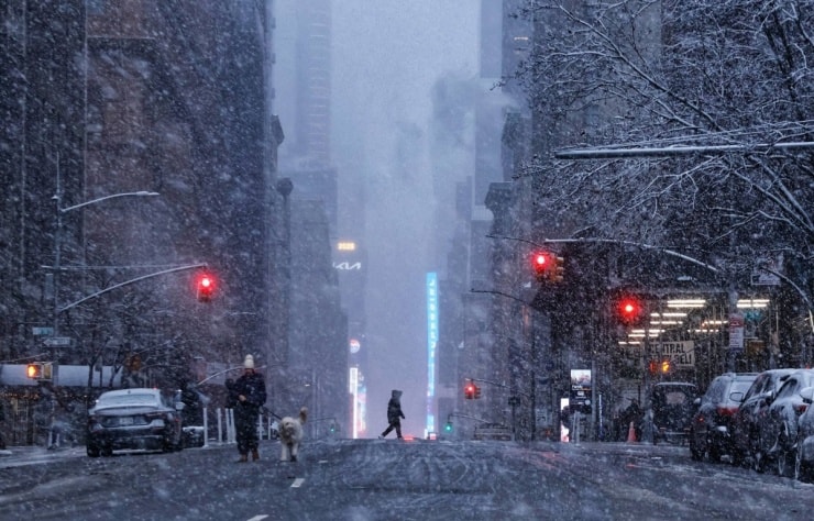 Các tòa nhà chọc trời Manhattan ẩn hiện trong tuyết