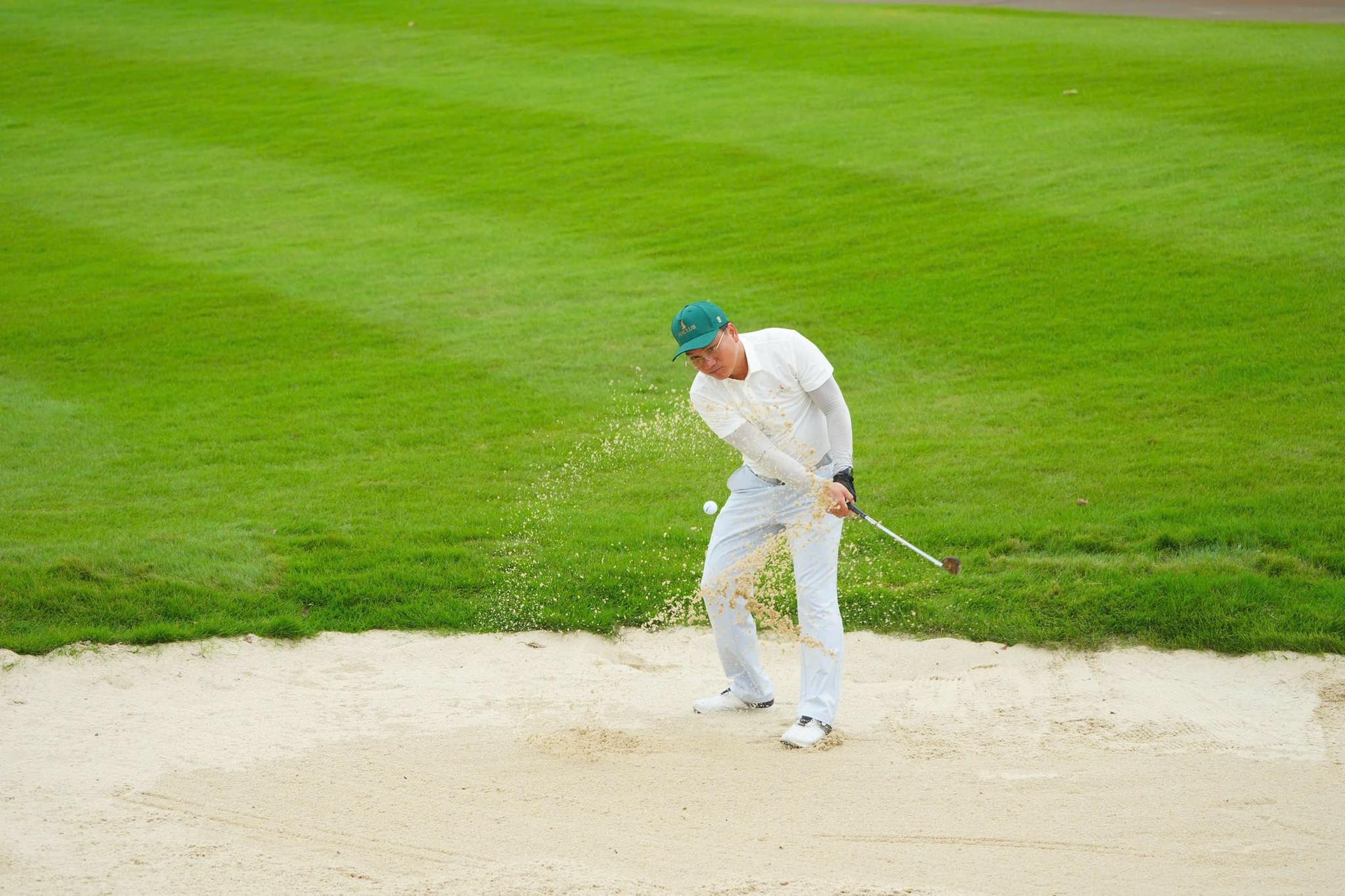 Chơi golf tại Vinpearl Golf Léman Củ Chi