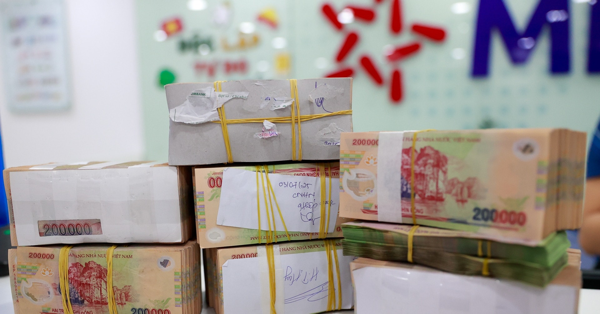 Lãi suất ngân hàng MB tăng lần thứ hai trong tháng 12/2025