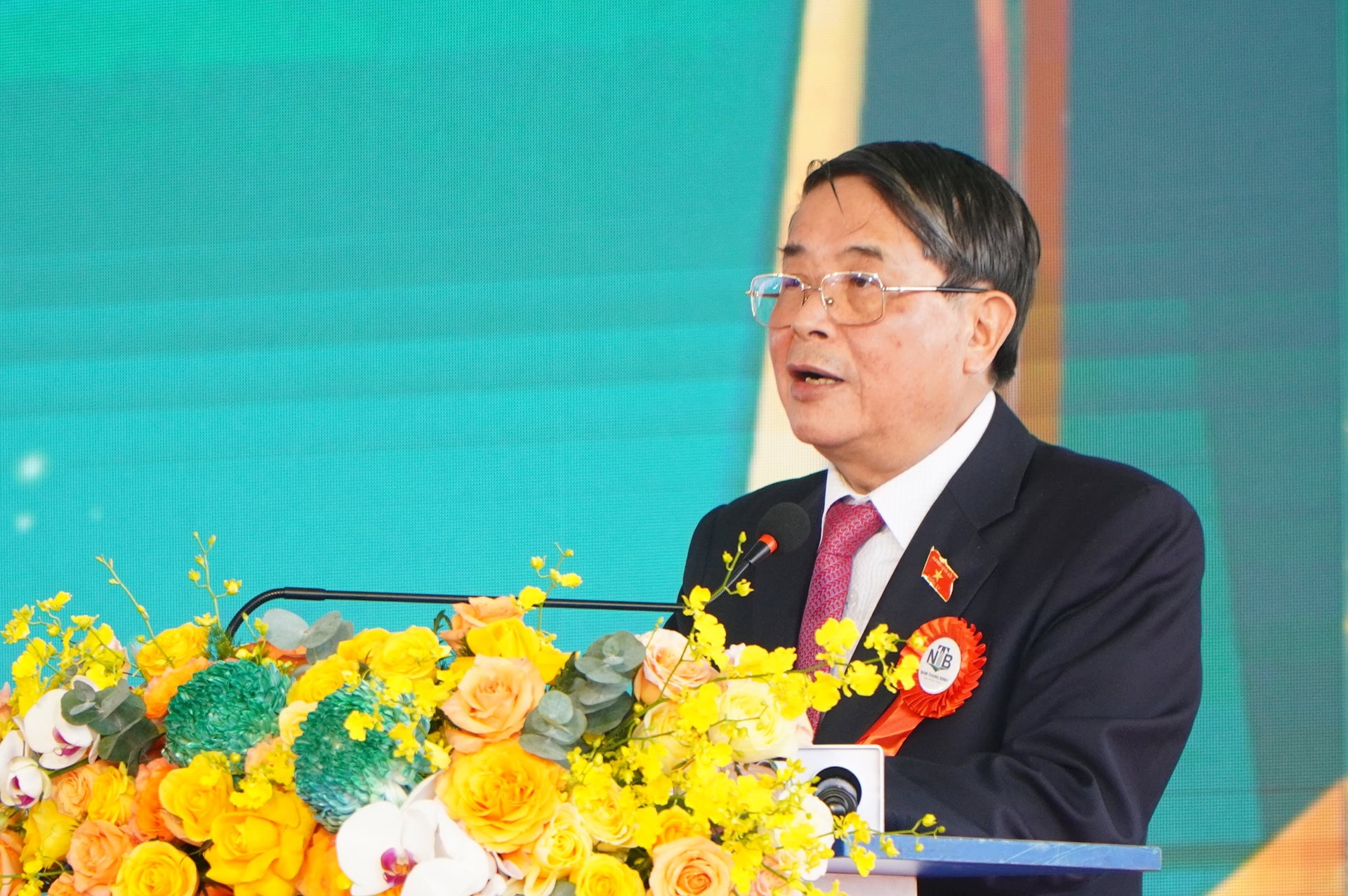 Ủy viên Trung ương Đảng, Phó Chủ tịch Quốc hội Nguyễn Đức Hải phát biểu. 