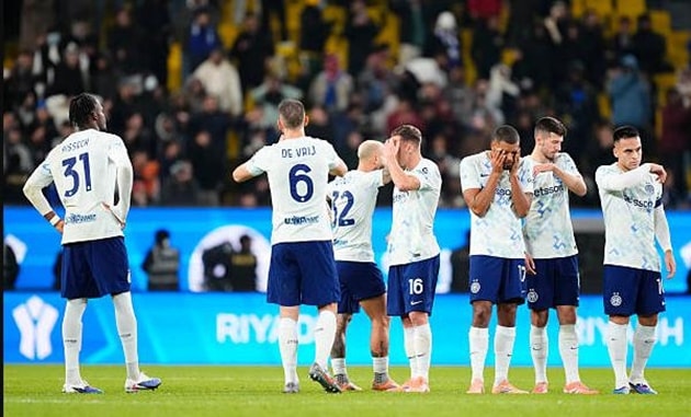Nỗi thất vọng của các cầu thủ Inter Milan sau khi bị loại.