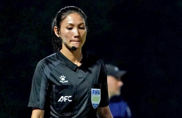 Đại diện AFC trao đổi về sai sót của trọng tài tại SEA Games 33