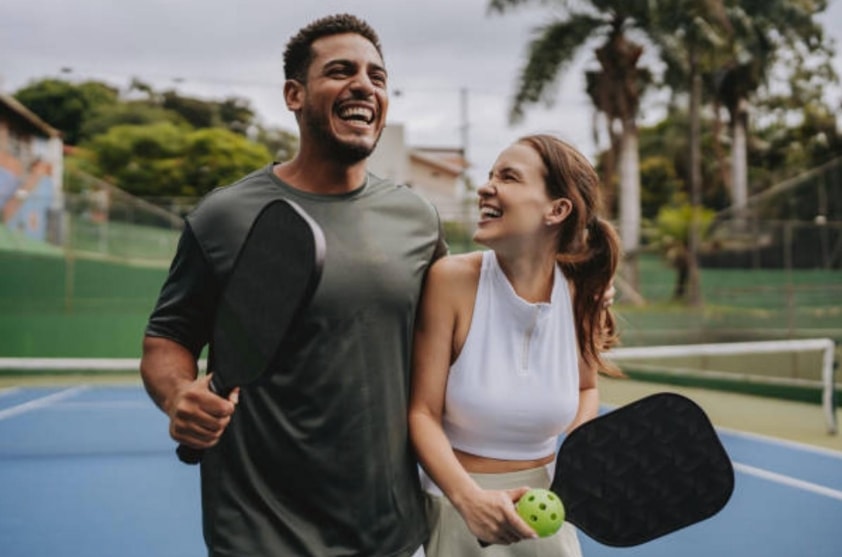 Trận đấu pickleball đánh đôi
