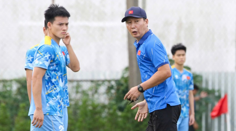 HLV Kim Sang-sik chưa gia hạn hợp đồng mới với VFF dù đạt nhiều thành tích