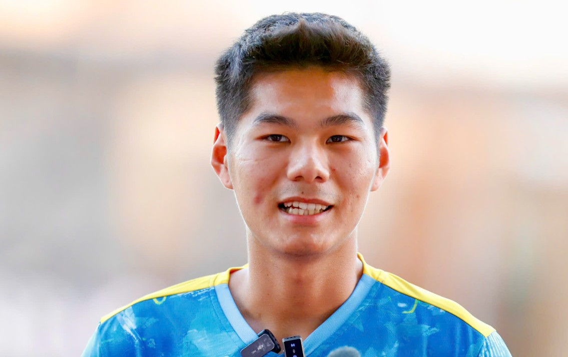 Trung vệ Nguyễn Hiểu Minh ăn mừng chức vô địch SEA Games cùng gia đình