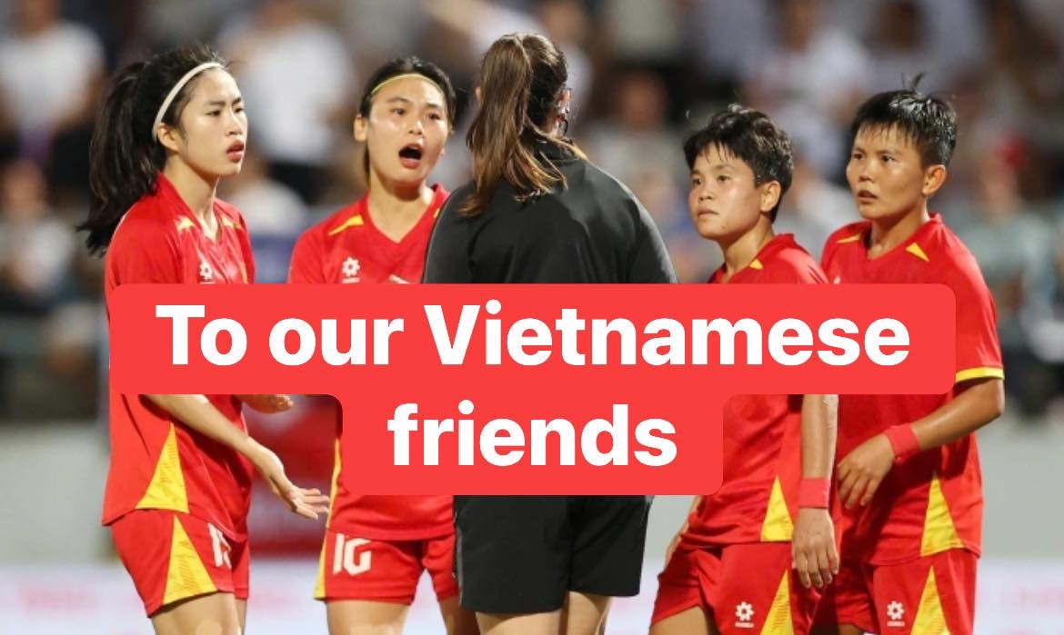 CĐV Philippines bày tỏ sự đồng cảm và tôn trọng đối với đội tuyển nữ Việt Nam sau chung kết SEA Games 33.