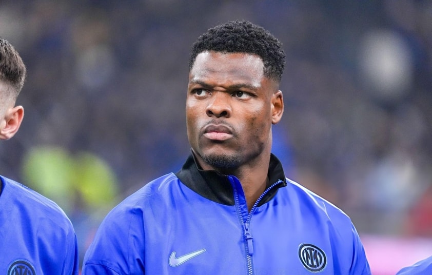 Denzel Dumfries lọt tầm ngắm Man Utd