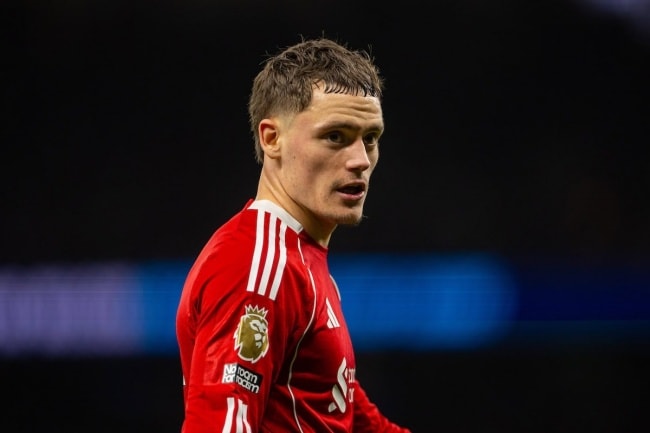 Florian Wirtz điều tiết lối chơi cho Liverpool.
