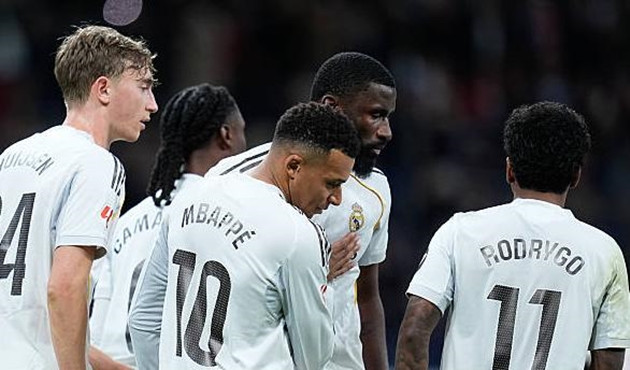 Real Madrid đánh bại Sevilla trên sân nhà Santiago Bernabeu.