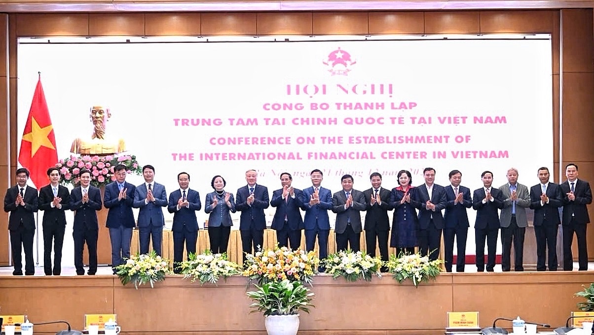 Ra mắt Cơ quan điều hành Trung tâm tài chính quốc tế tại thành phố Đà Nẵng và Thành phố Hồ Chí Minh. Ảnh: MAI QUẾ