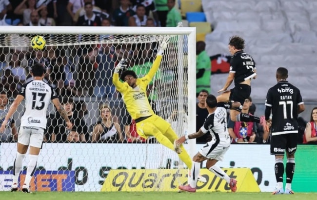Nuno Moreira ghi bàn gỡ hòa cho Vasco da Gama