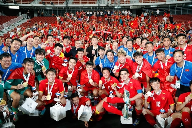 U22 Việt Nam ăn mừng tấm Huy chương Vàng SEA Games 33 sau chiến thắng thuyết phục.